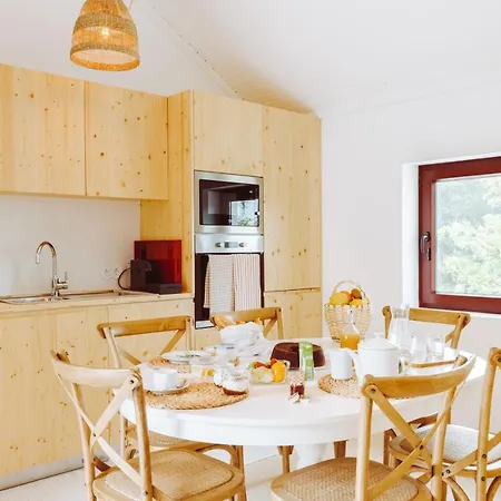 Alojamento de Turismo Rural Oliveiras Village — *