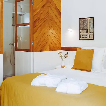 Alojamento de Turismo Rural Oliveiras Village — *