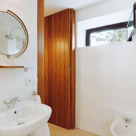 Alojamento de Turismo Rural Oliveiras Village — *