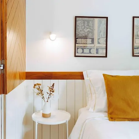 Alojamento de Turismo Rural Oliveiras Village — *