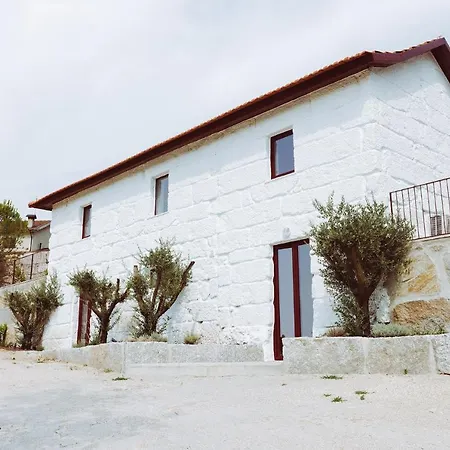 农家乐 Oliveiras Village — *